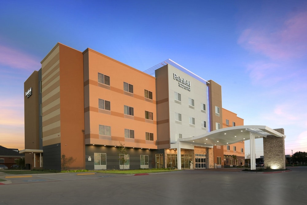 Fairfield Inn & Suites Dallas East 1/22