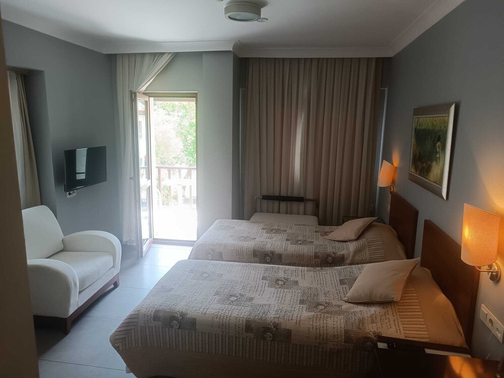 Summer Boutique Hotel 12/37
