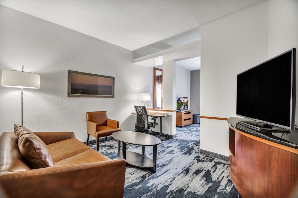Fairfield Inn Suites Fort Worth Fossil Creek 20/25