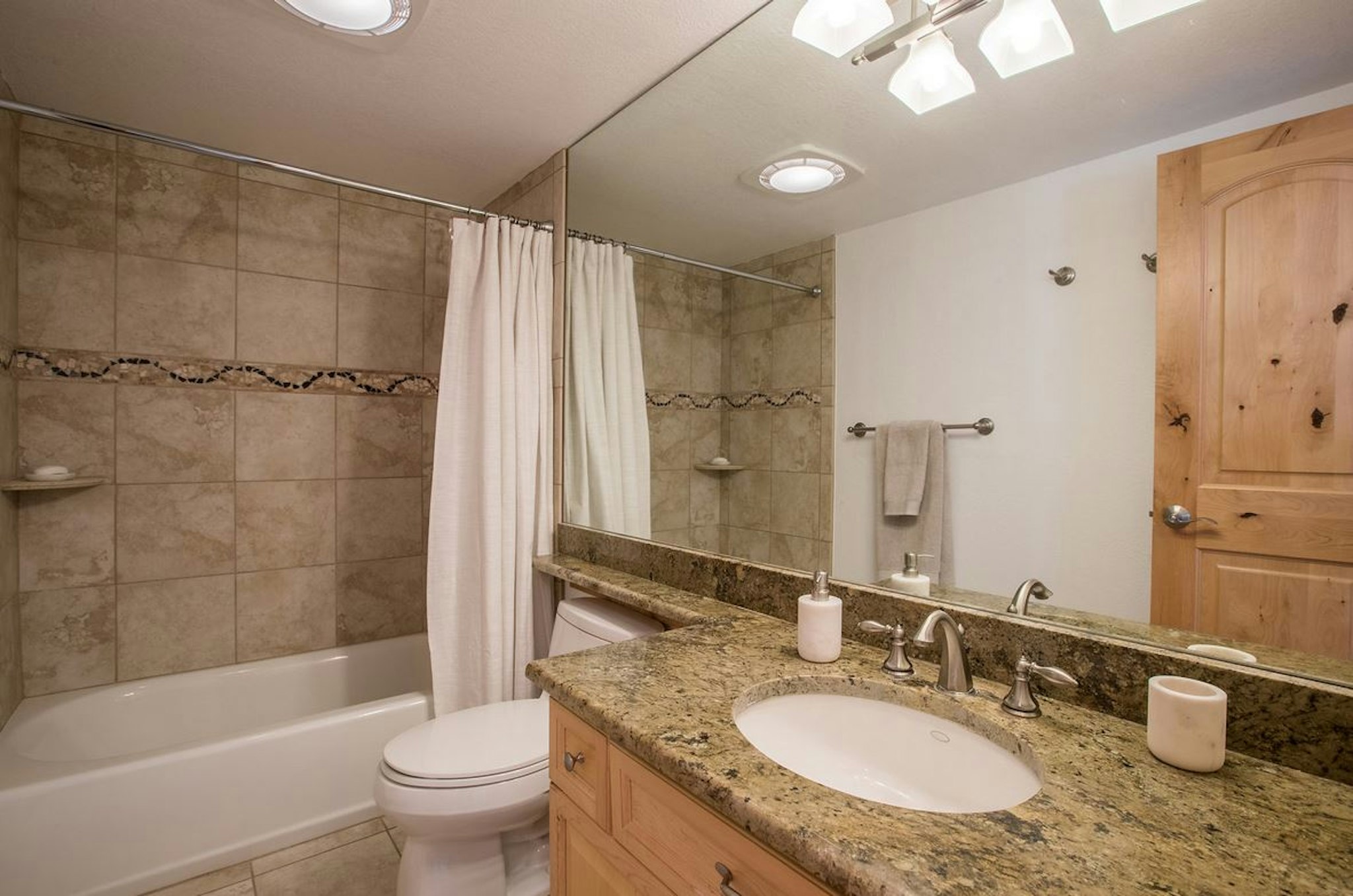 Vail Racquet Club Townehomes And Condominiums 36/38