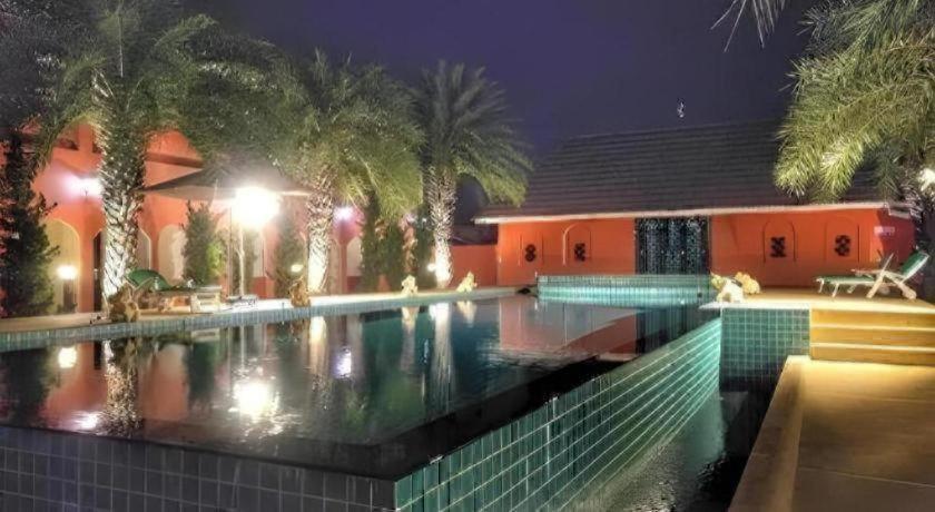 Thada Chateau Hotel 46/50