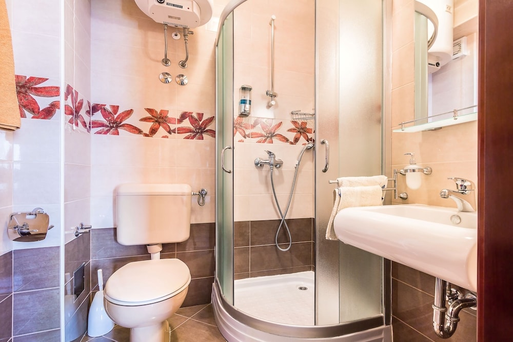 Villa Roses Apartments & Wellness 44/50