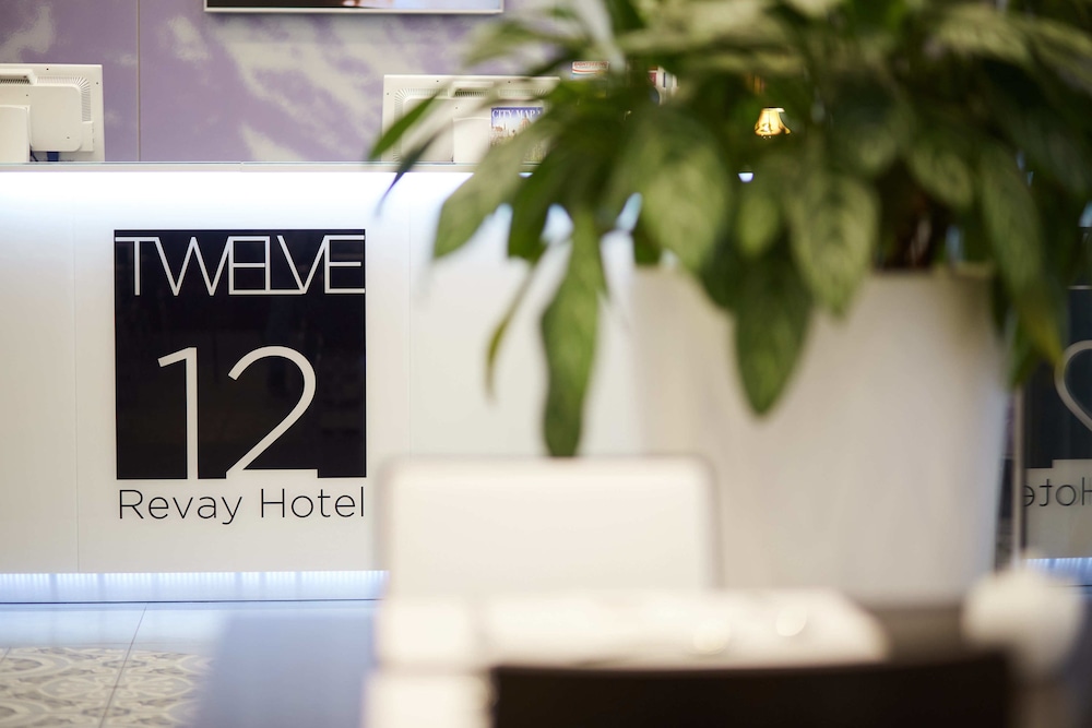 12 Revay Hotel 24/62