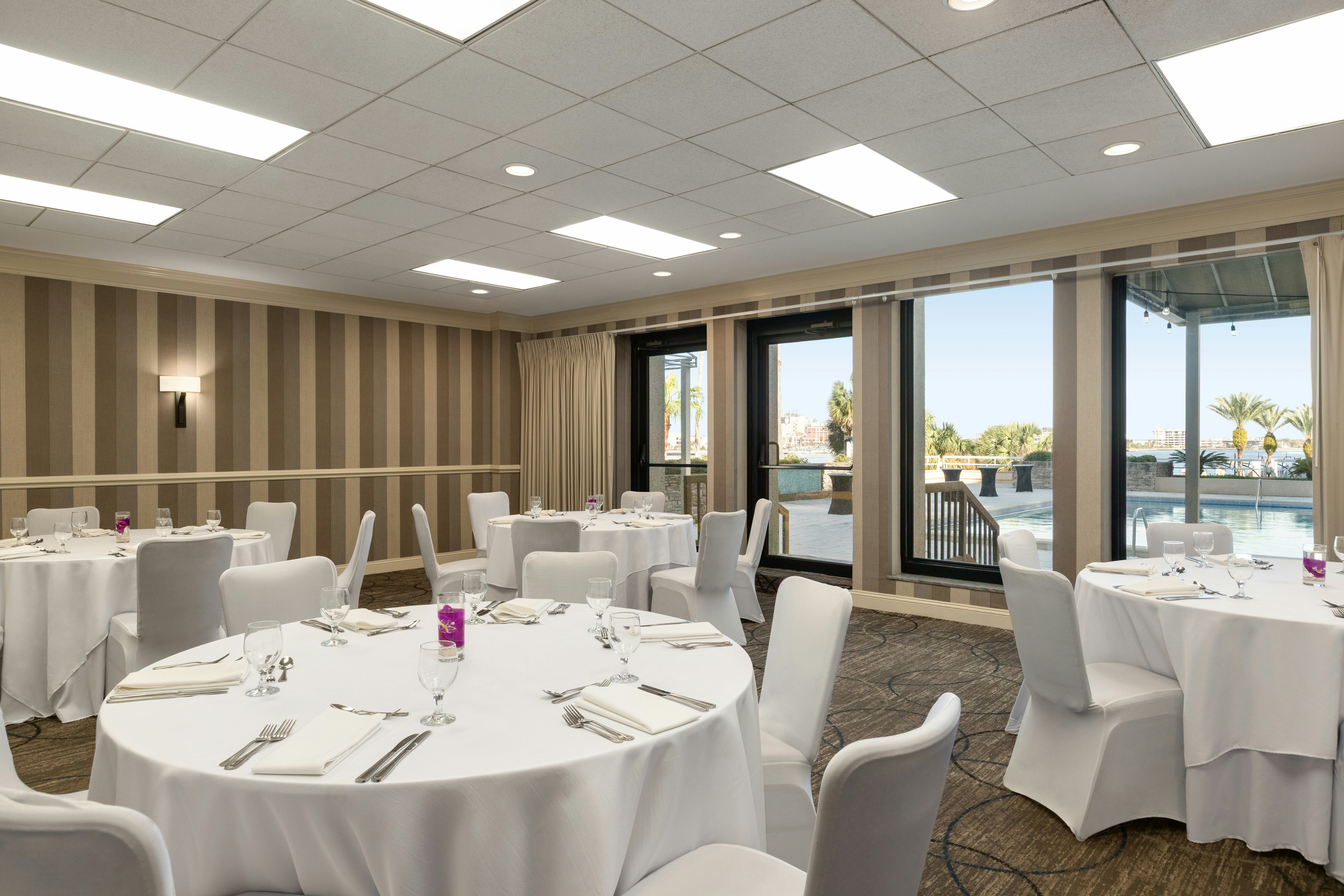Doubletree By Hilton Hotel Jacksonville Riverfront 30/35