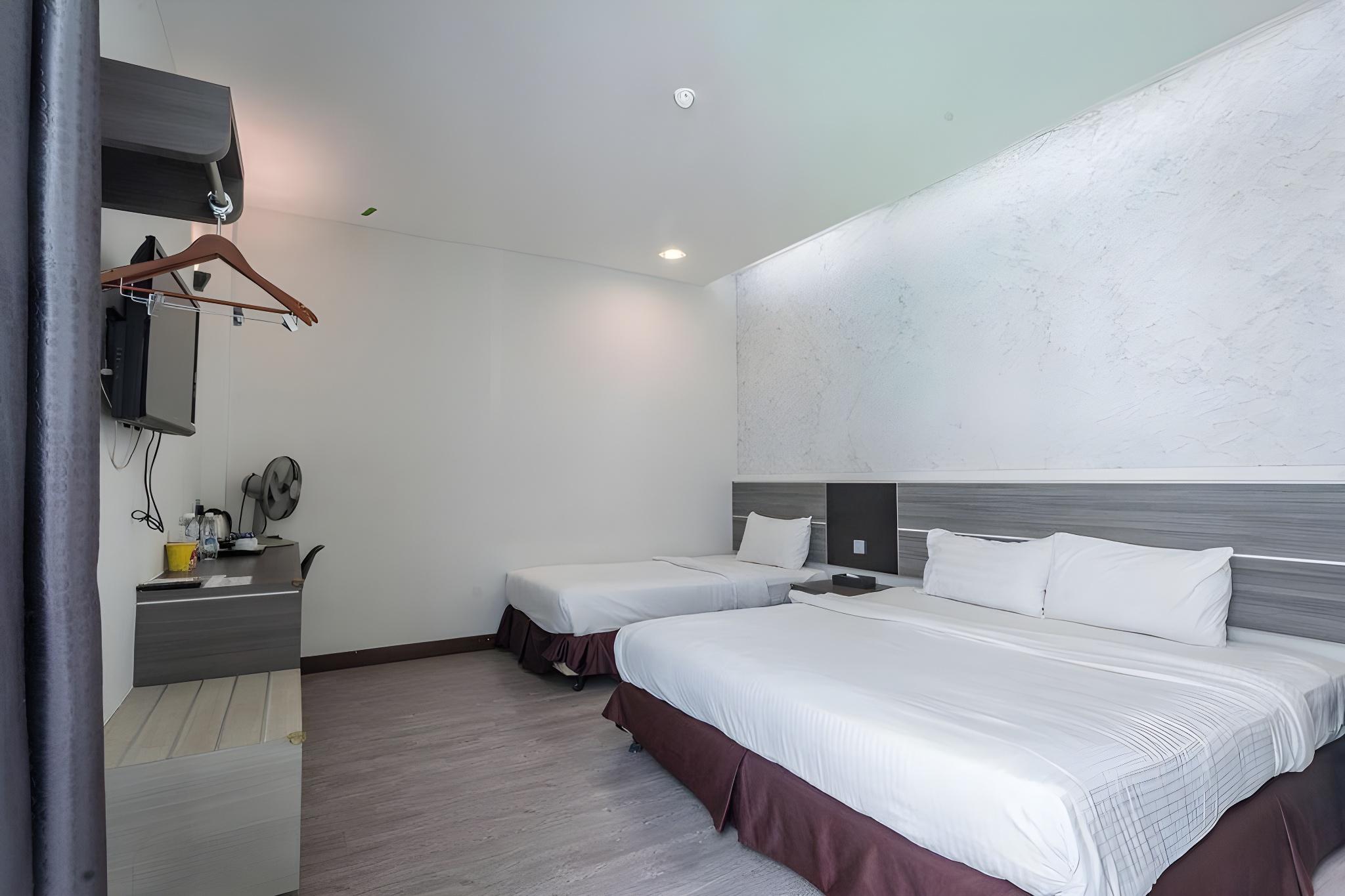 1 BEDROOM, FAMILY, TRIPLE