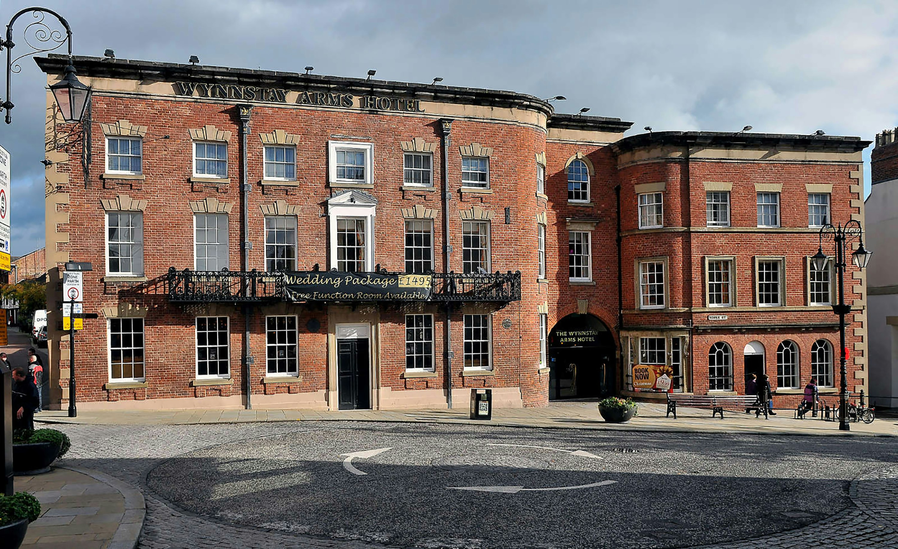 Wynnstay Arms Hotel by Marstons Inns 9/9