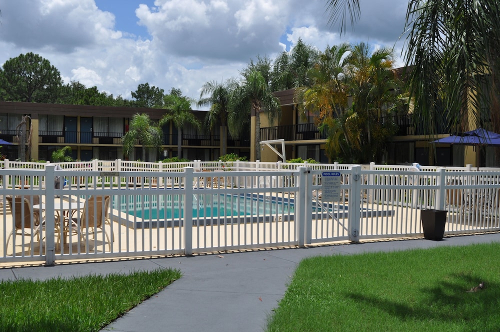 Ramada by Wyndham Cocoa 7/59