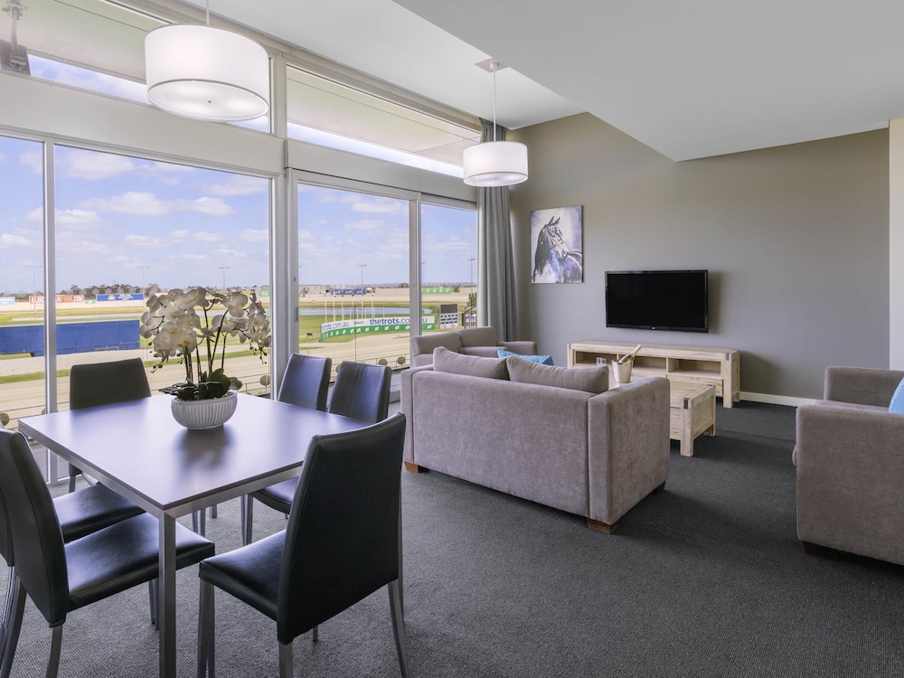 Mantra Melbourne Melton 19/37