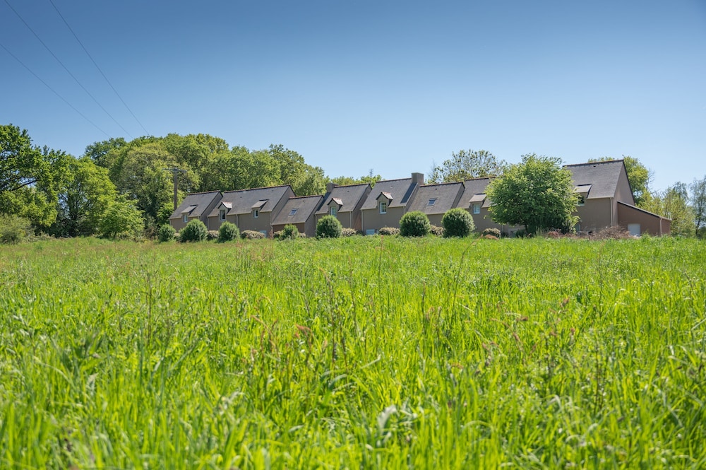 Le Domaine De L'emeraude 57/63