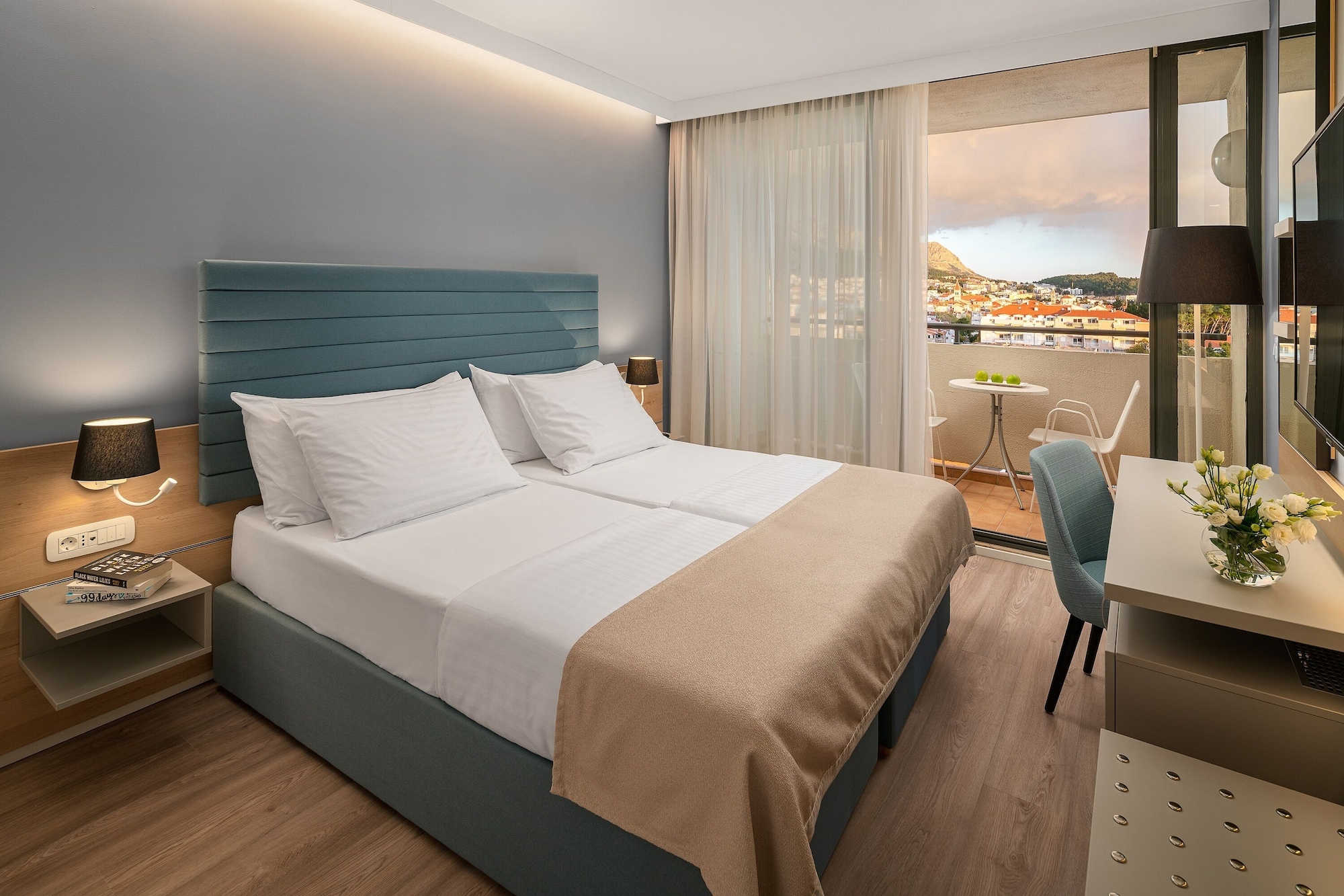 Room, Twin Beds, Sea Side