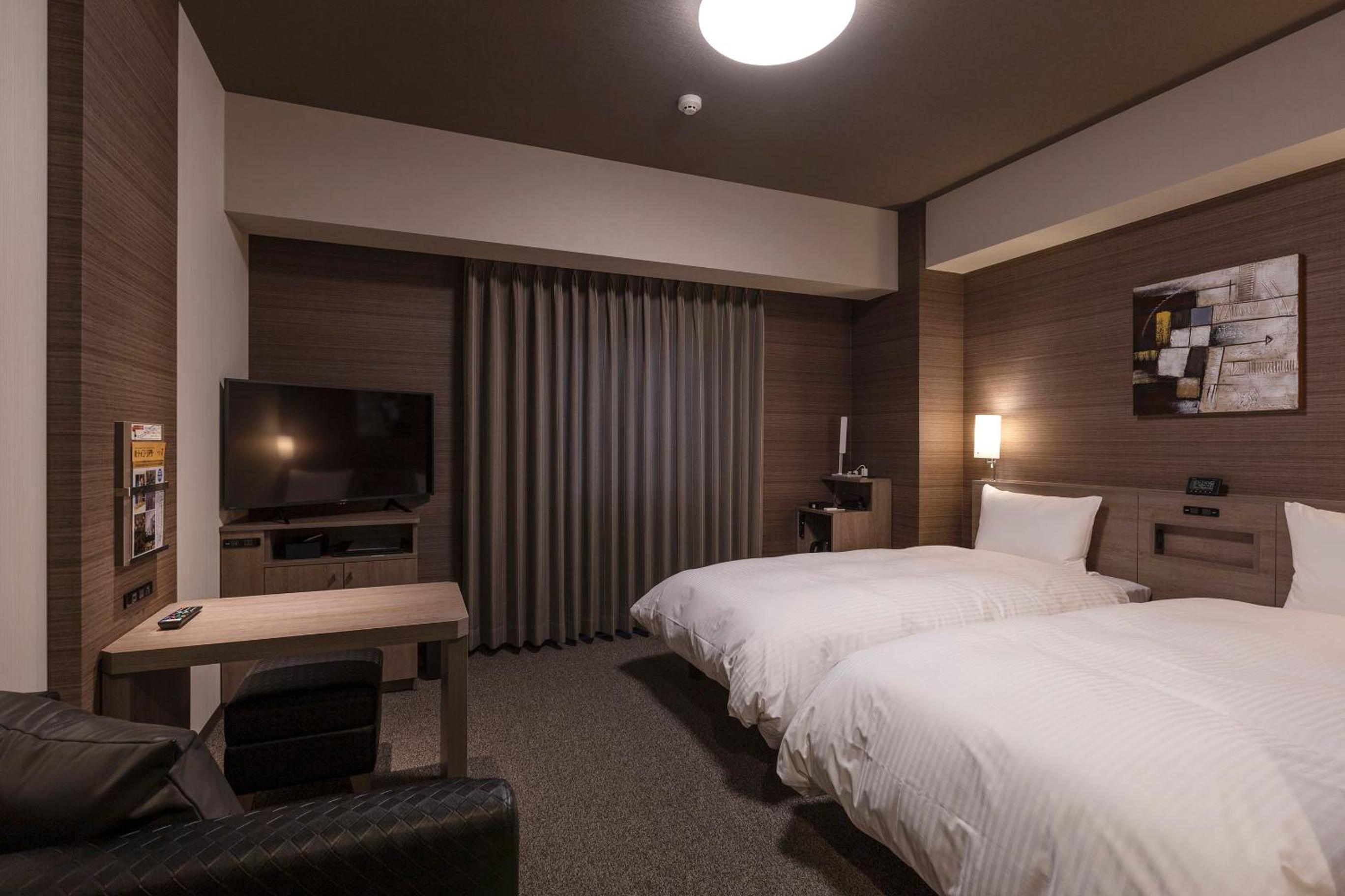 Room, Twin Beds, Electronic Cigarette Only, Smoking