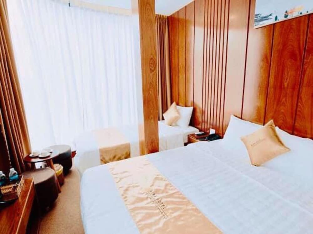 Mira Hotel 9/32