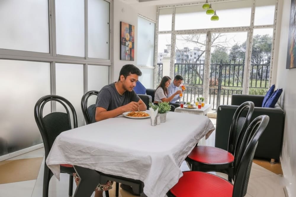 Fabhotel Eleanora Inn New Town 37/43
