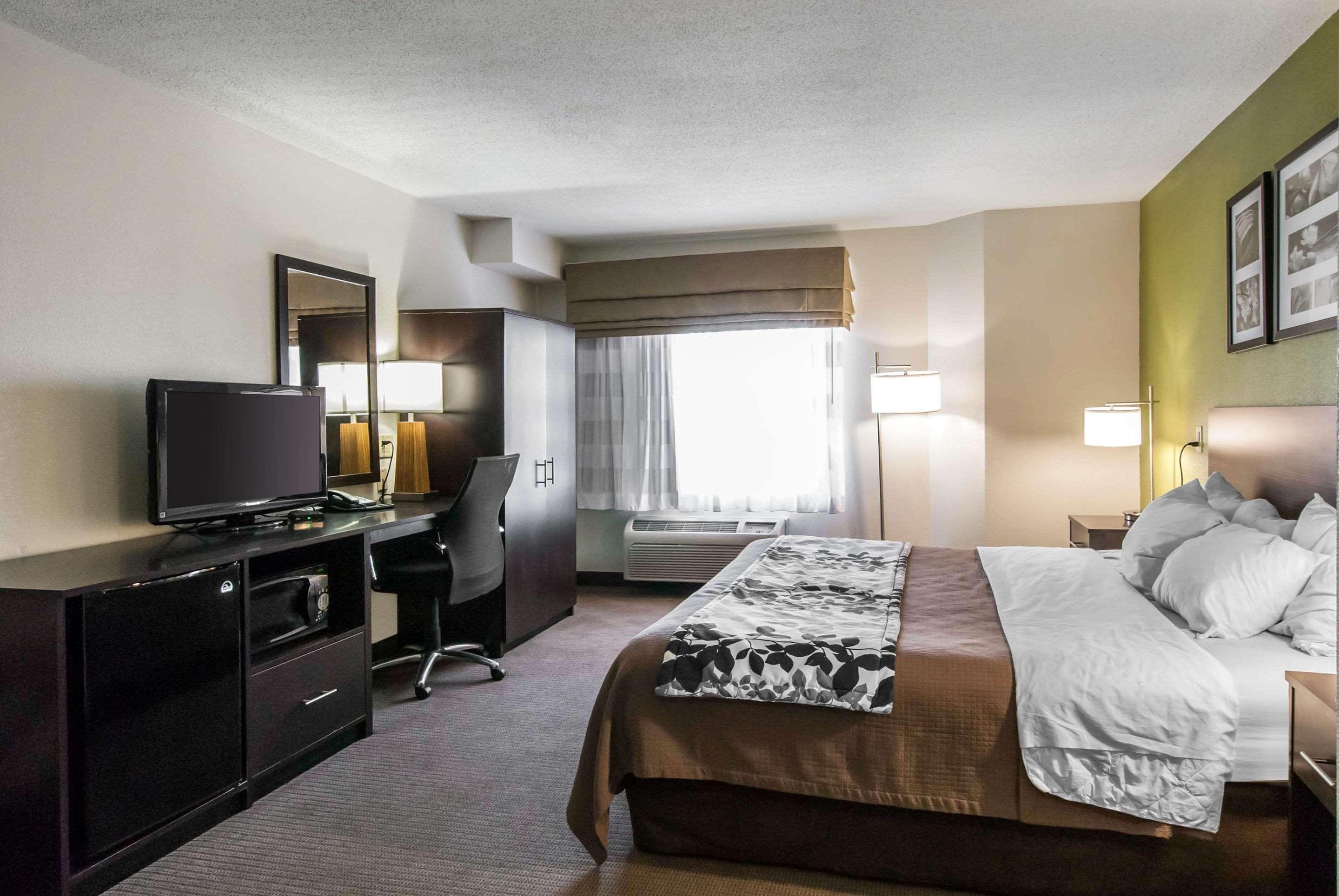 غرفة بسرير كينج، Sleep Inn Saint Charles North 2/3