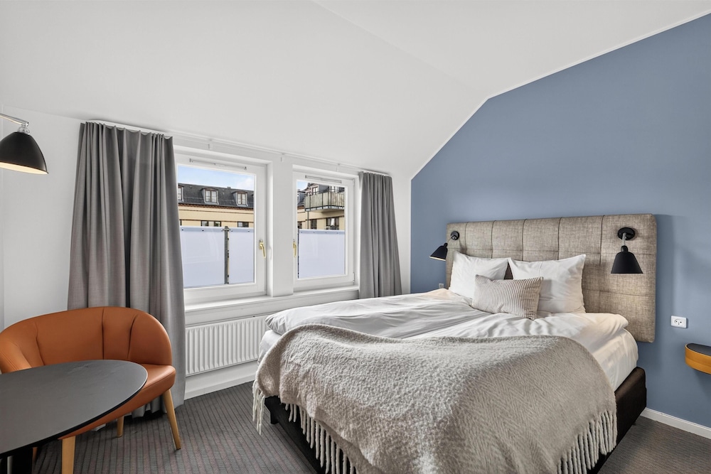 Compact, Double Bed
