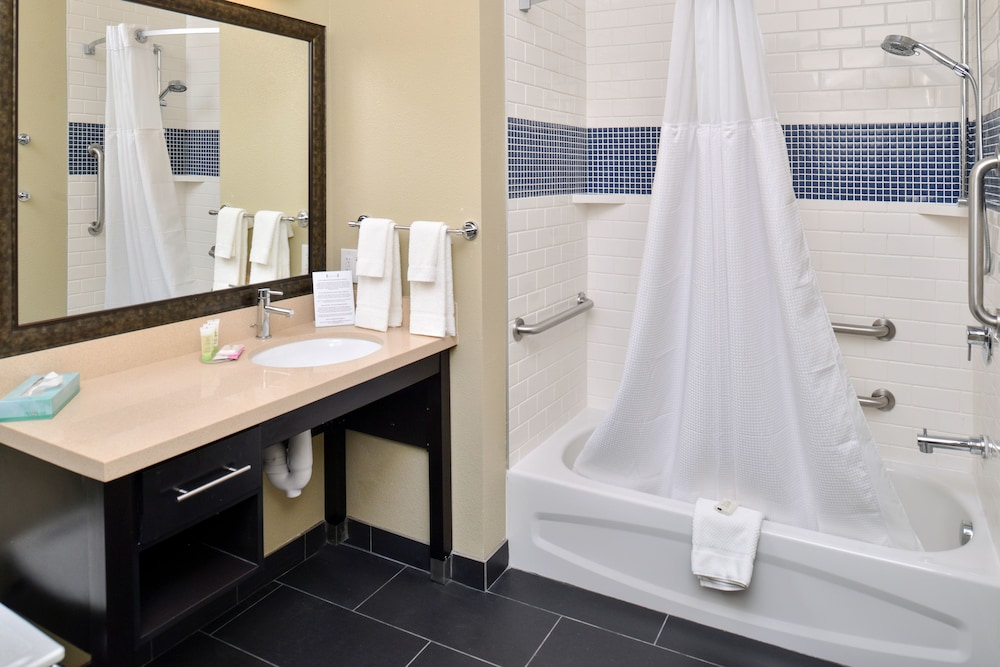 STAYBRIDGE SUITES ROCHESTER COMMERCE DR NW 16/56