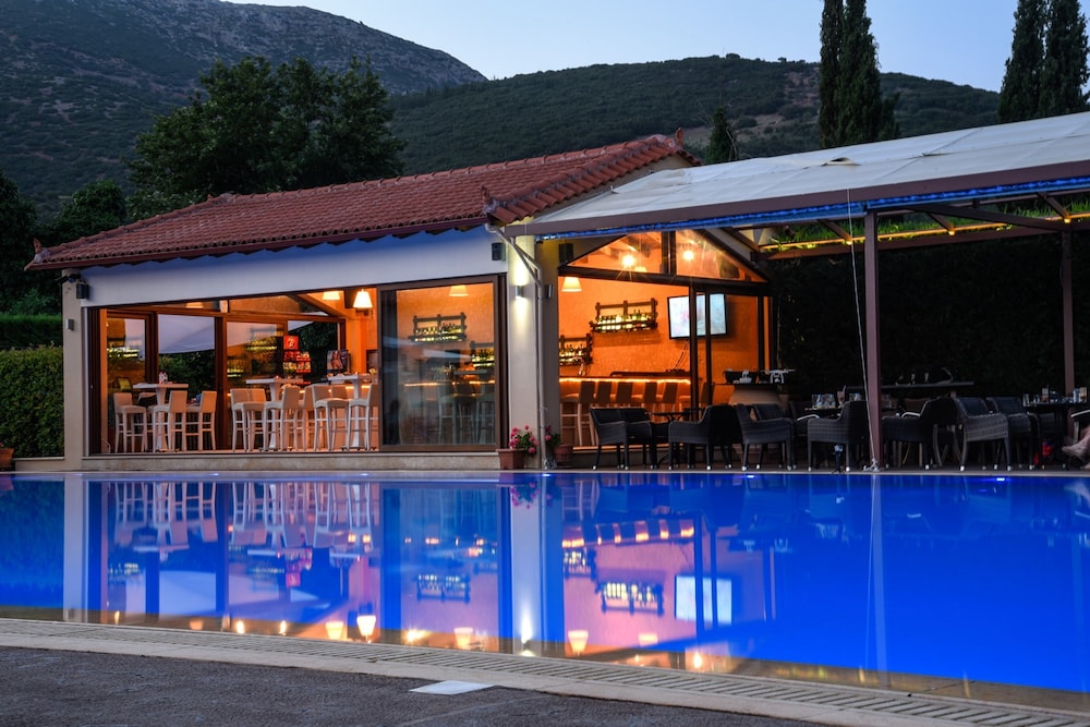 Mont Helmos Hotel 2/71