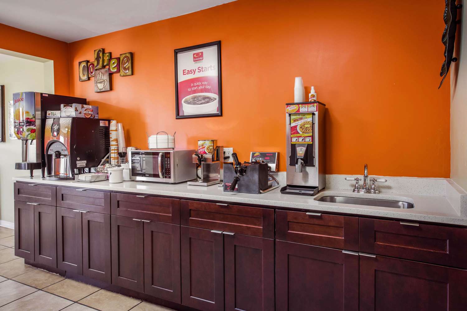 Econo Lodge Waynesville 20/21