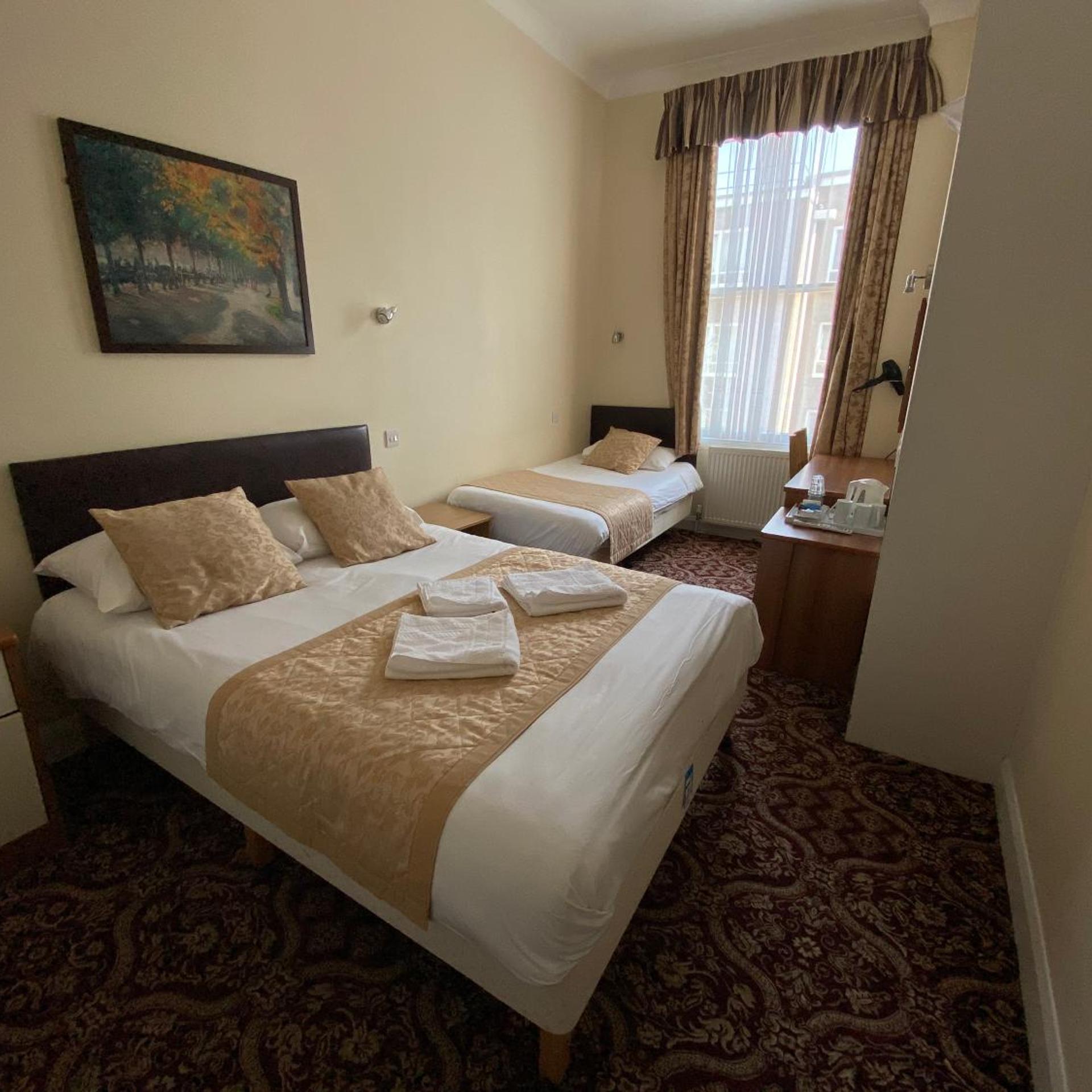 ROOM, TRIPLE