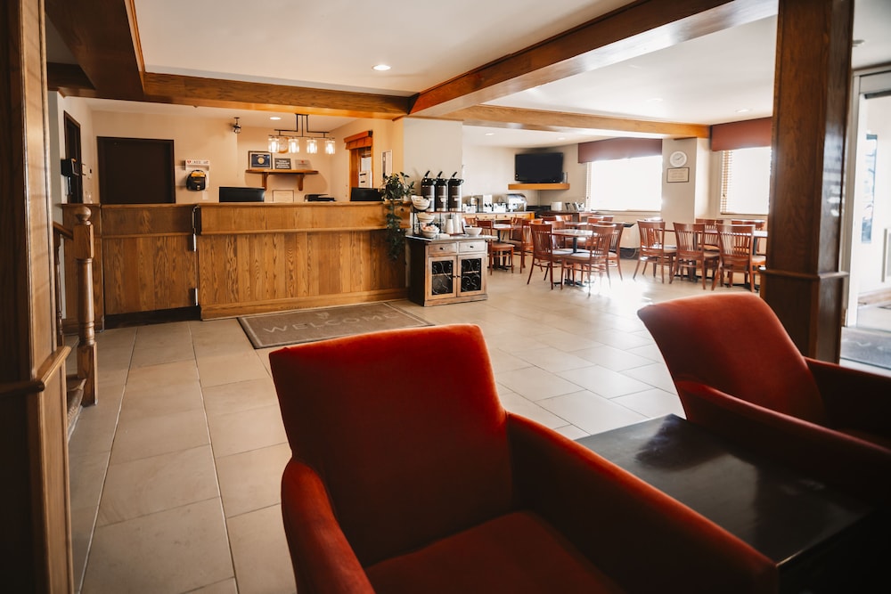 Travelodge Suites by Wyndham Regina / Eastgate Bay 60/71