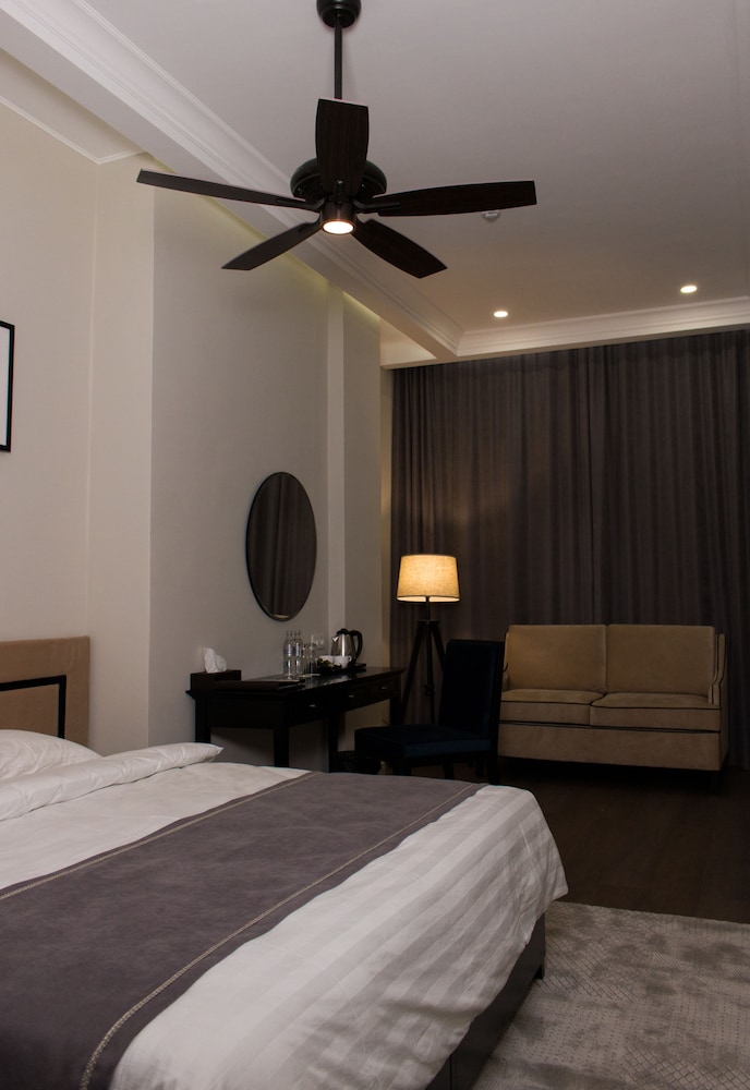 Madison Ave Hotel Bishkek 7/39