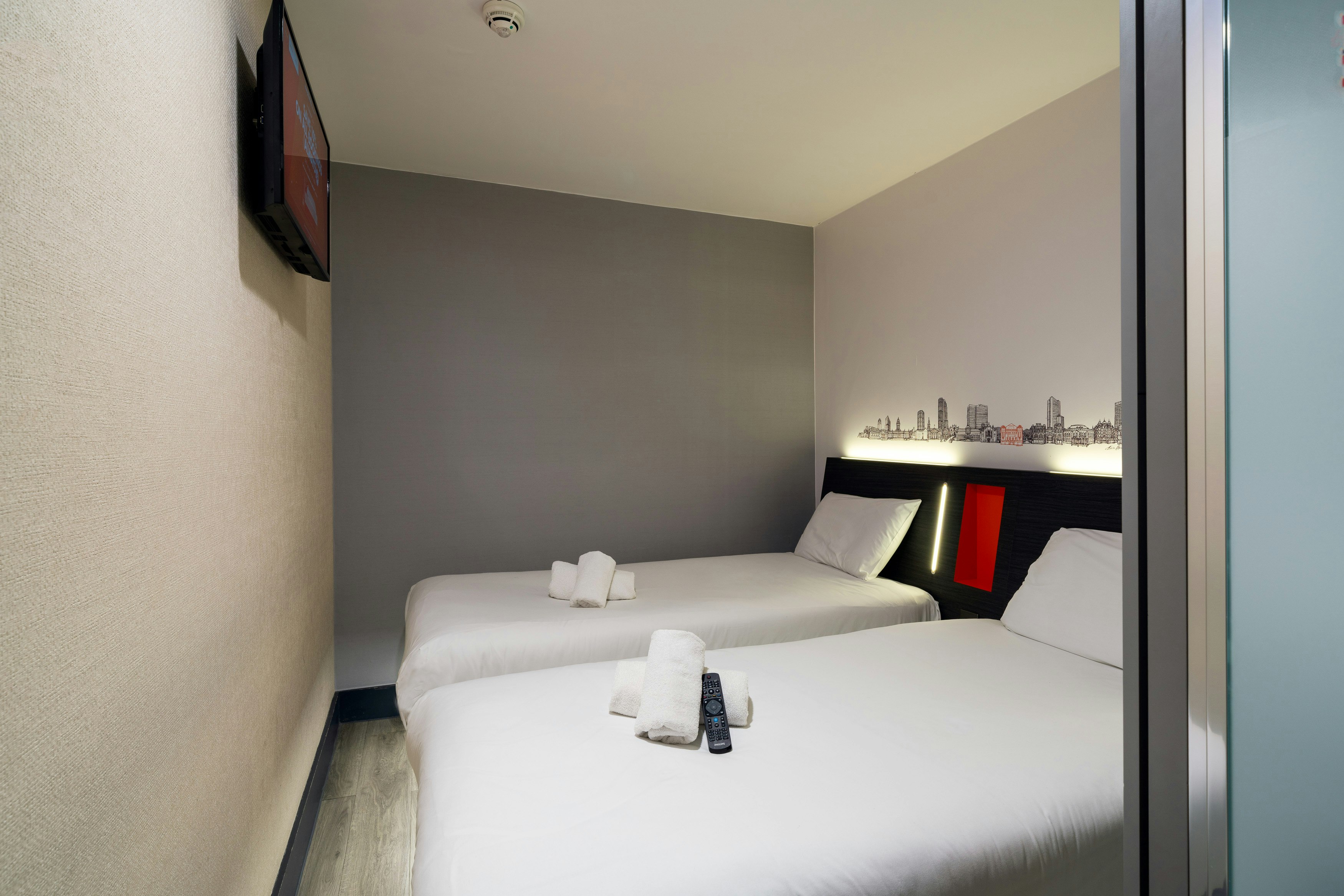 Room, Twin Beds, No Window