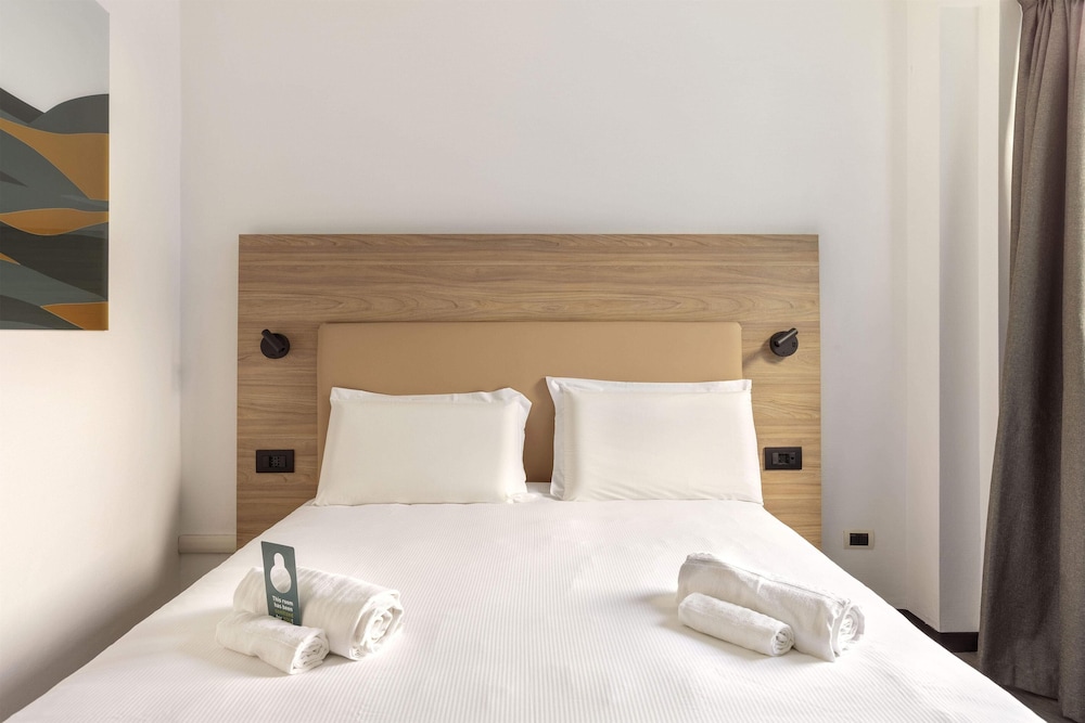 غرفة قياسية بسرير كوين، B&B Hotel Pomezia Roma 2/7