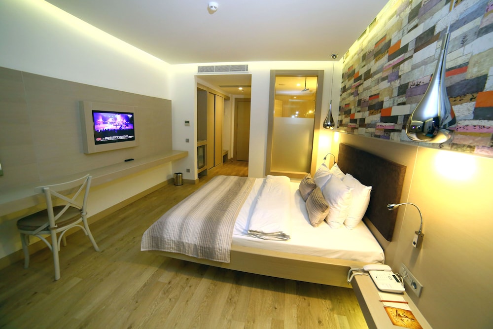 Costa Farilya Special Class Hotel 28/71