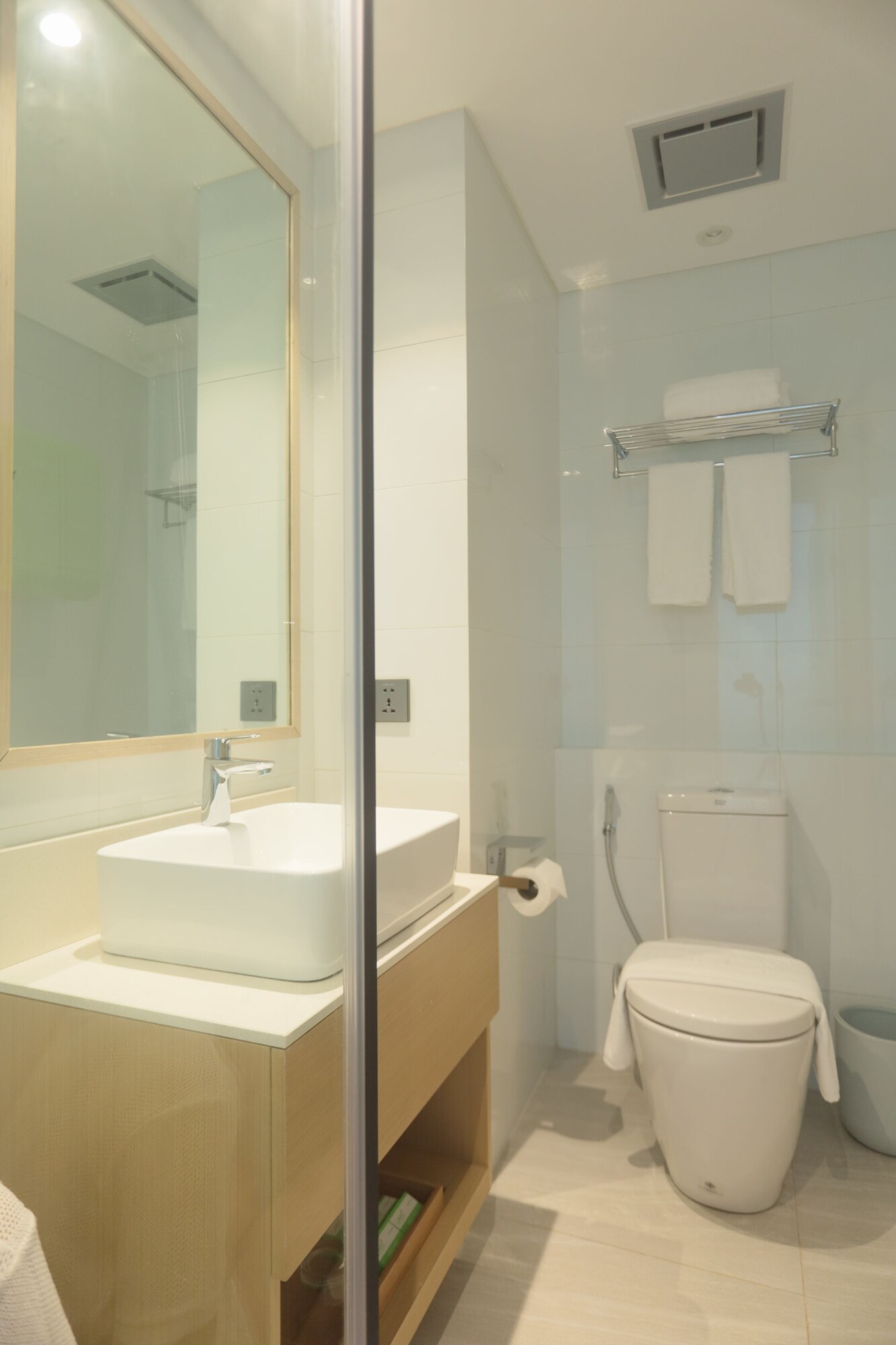 Deluxe, 2 Double Beds, Partial Sea View, Lime Resort El Nido 3/3
