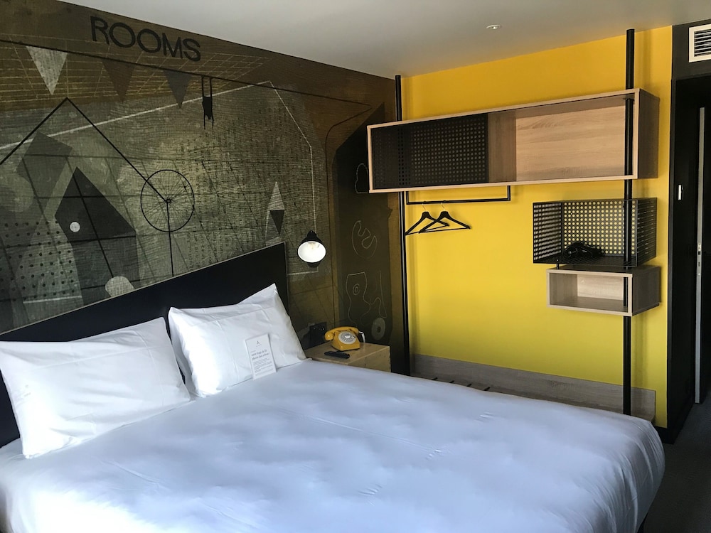 Ibis Styles Dreux Centre Gare 12/50