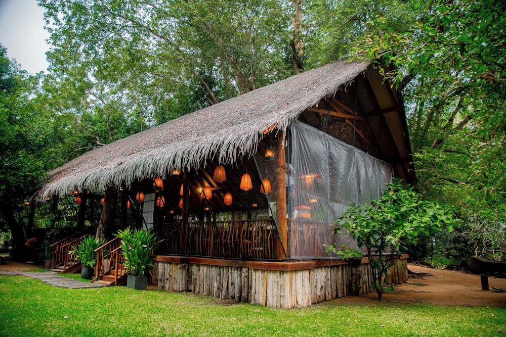 Miridiya Lake Resort 6/52