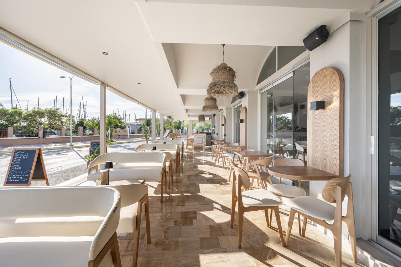 Zephyros Hotel 37/39