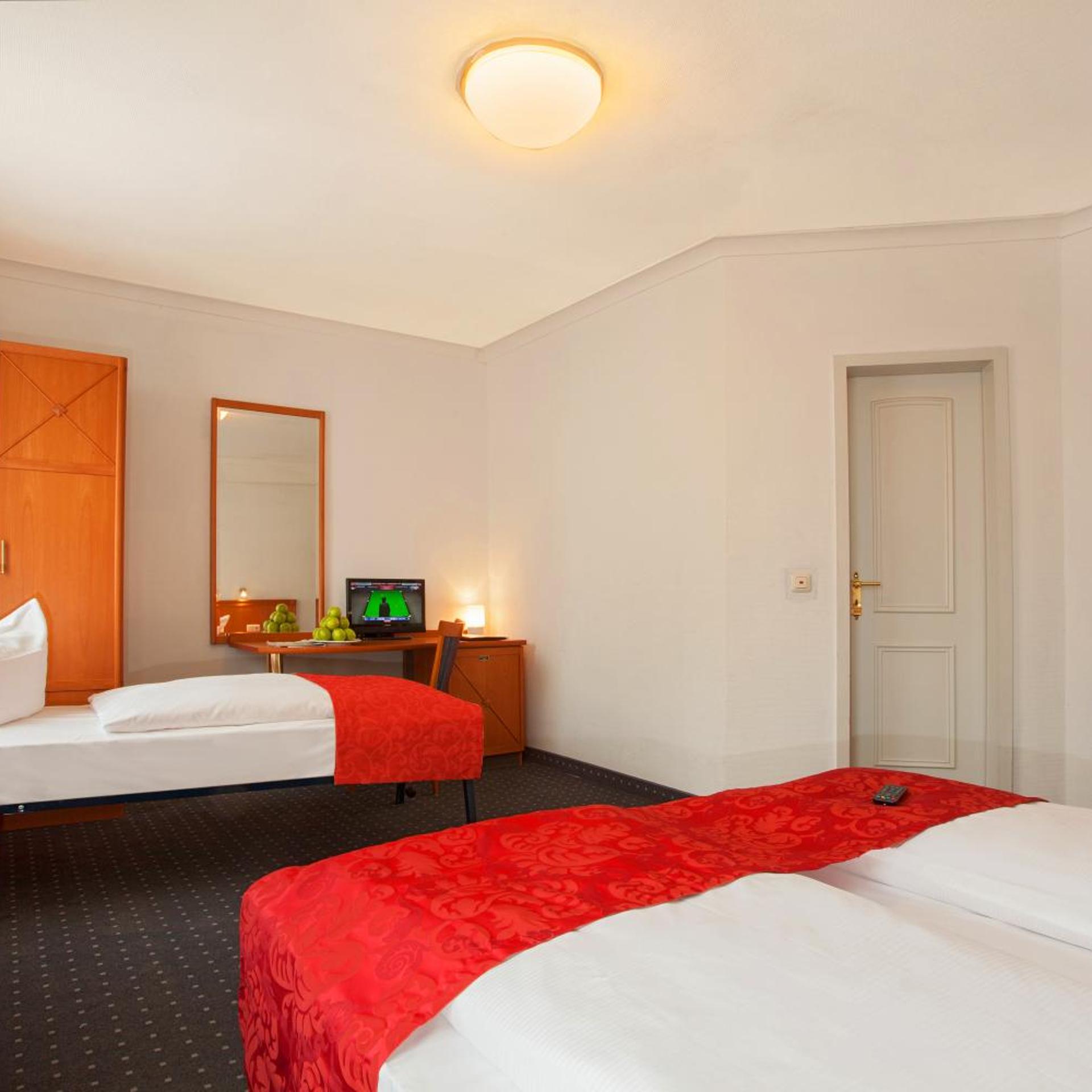 غرفة ثلاثية، Centro Hotel Royal 6/10