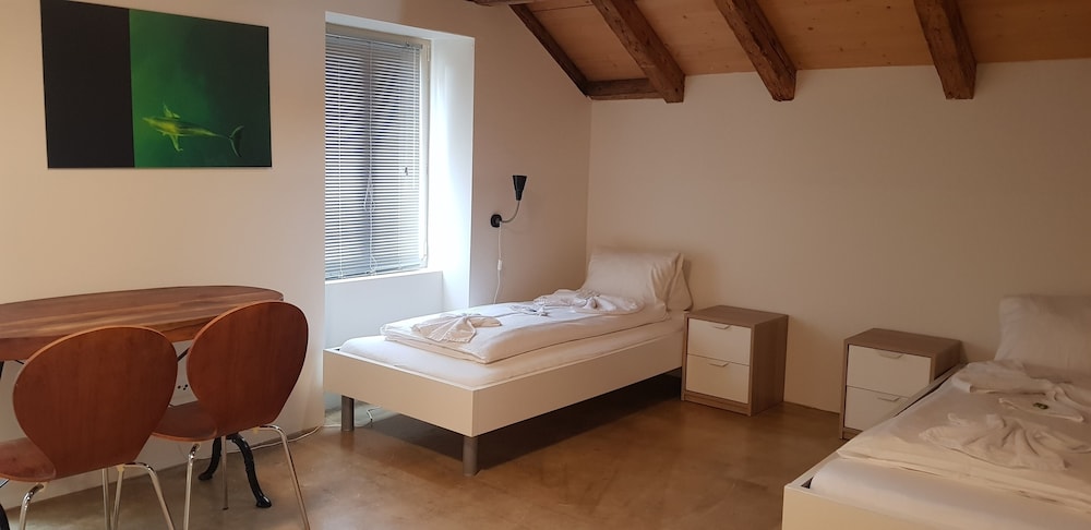Easy Living Business Apartments 16/27