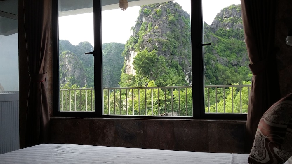 Limestone Boutique Hotel 54/76