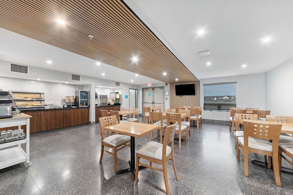 Home Inn and Suites Lloydminster 35/50