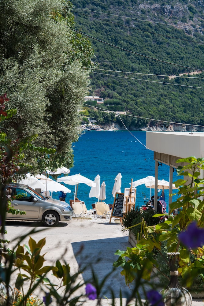 Ilianthos Apartments And Studios 39/50
