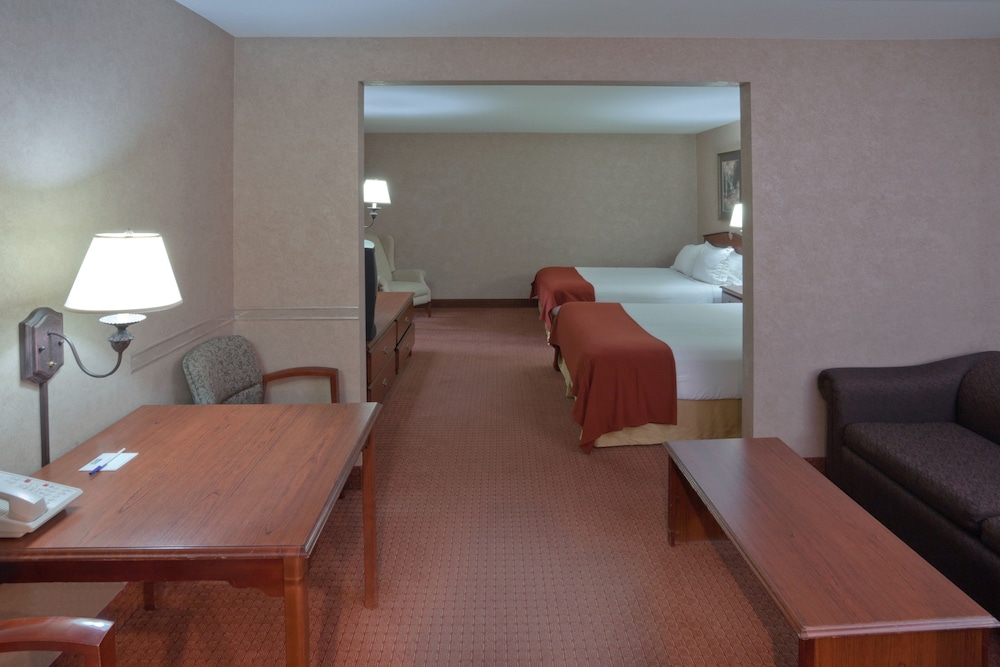 Holiday Inn Express And Suites Deadwood Gold Dust Casino 36/78