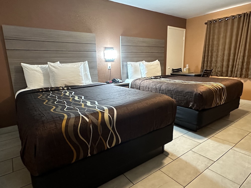New Corral Motel 21/47