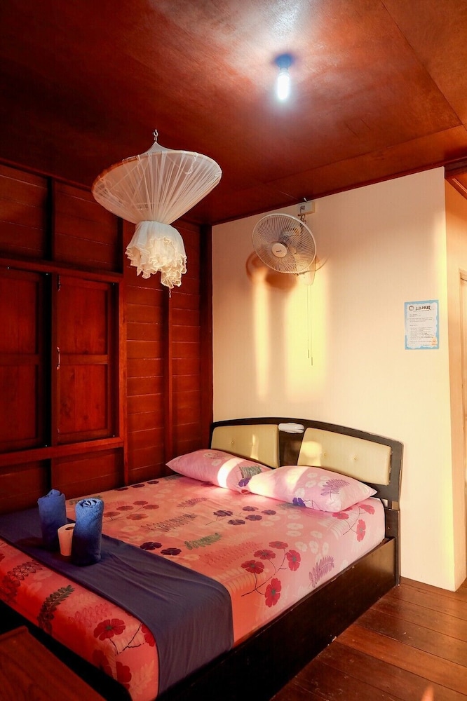 J.B Hut Bungalow 32/59