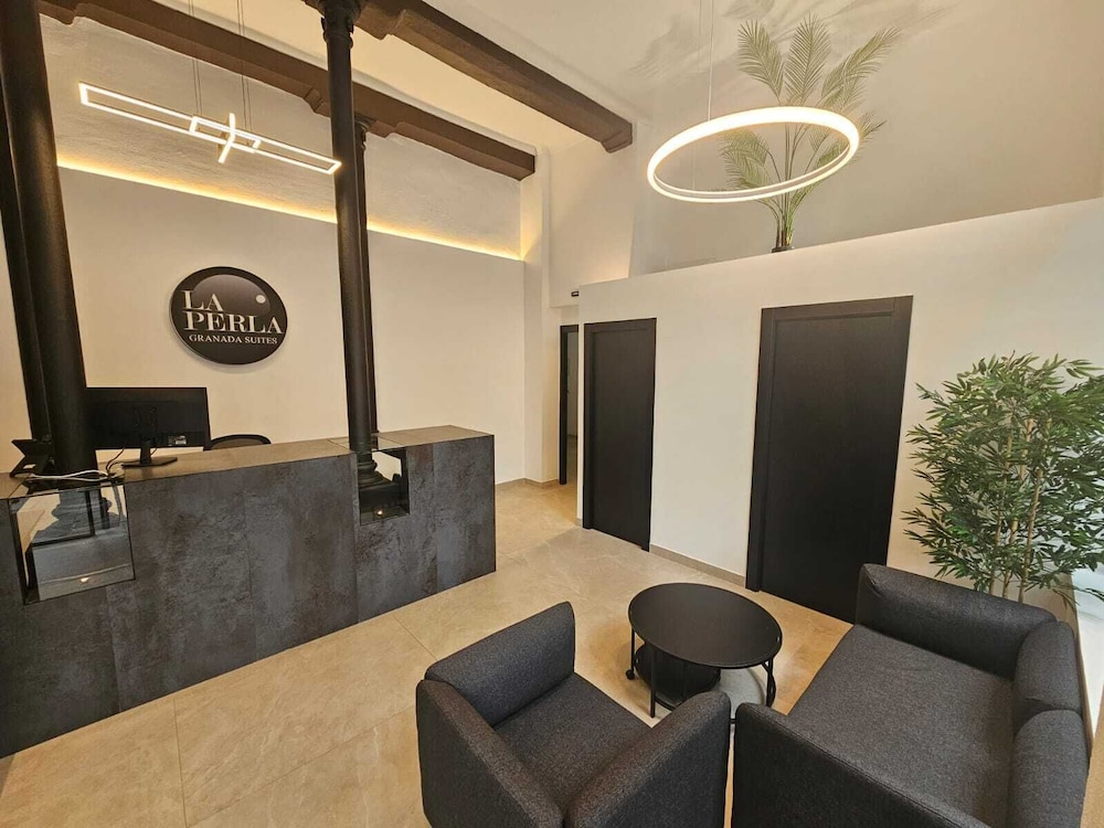 La Perla Granada Suites 12/52