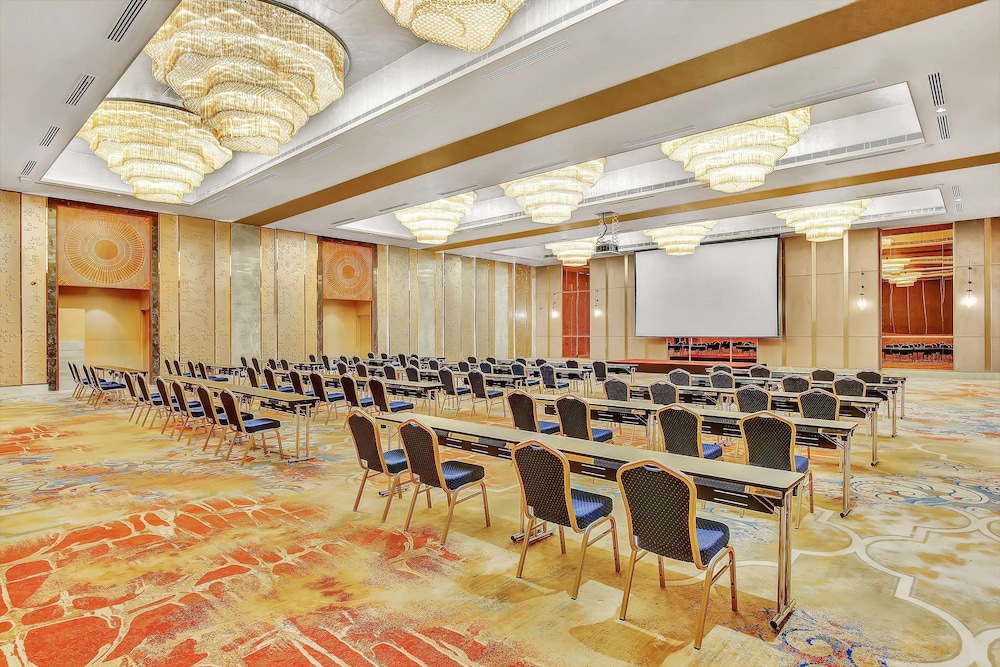 Radisson RED Chandigarh Mohali 61/75