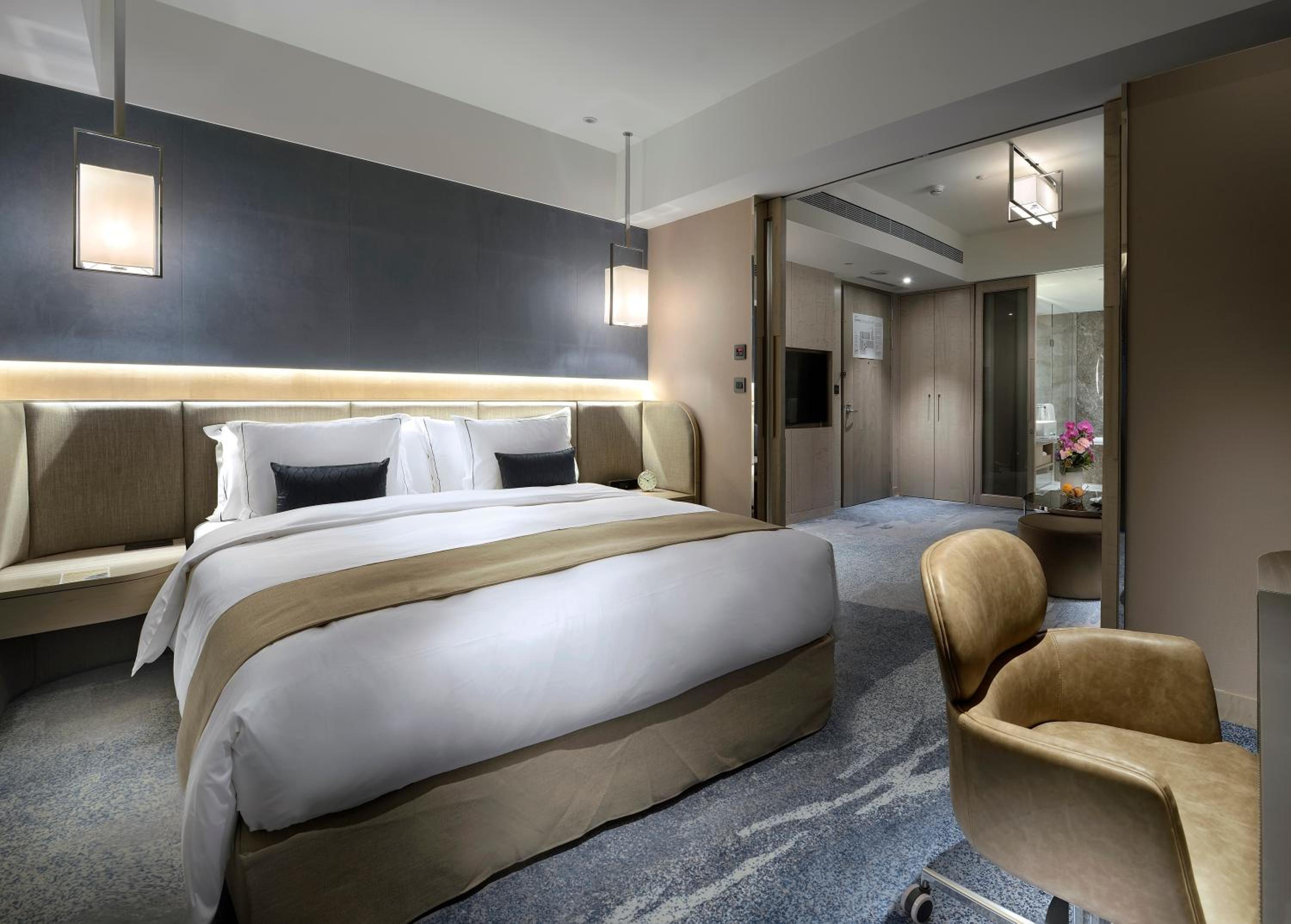 Deluxe, Suite