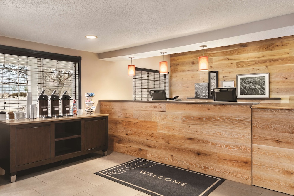 Country Inn and Suites by Radisson Springfield OH 4/43