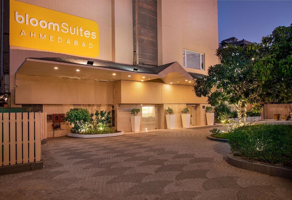 BloomSuites Ahmedabad 32/37