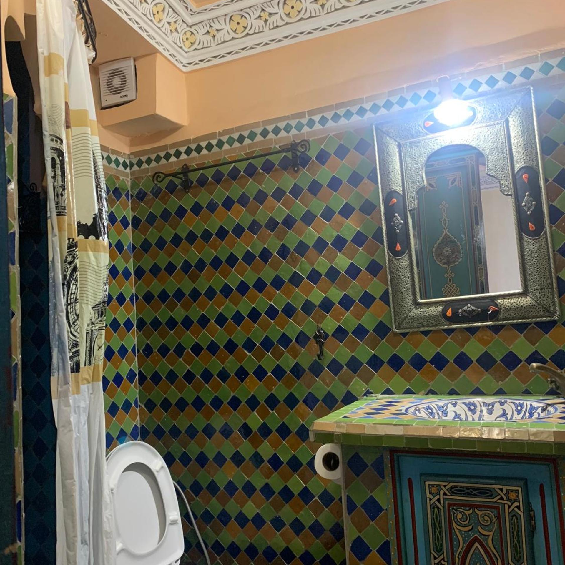غرفة ثلاثية بحمام خاص