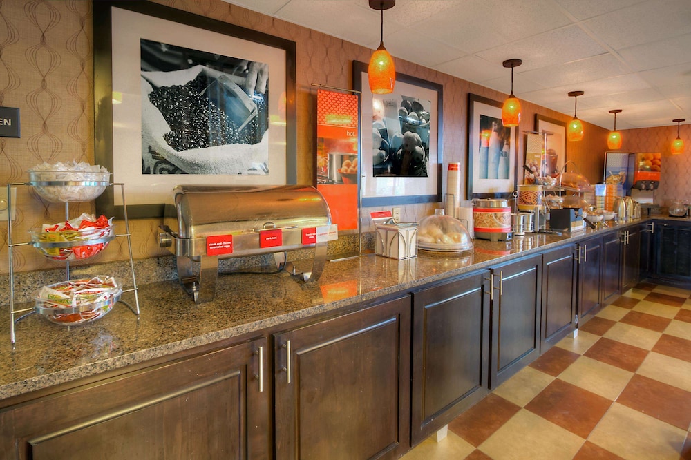 Hampton Inn Russellville 41/53