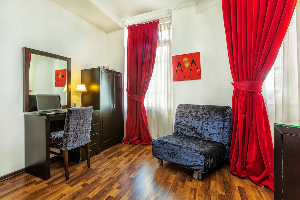Egnatia Hotel 31/33