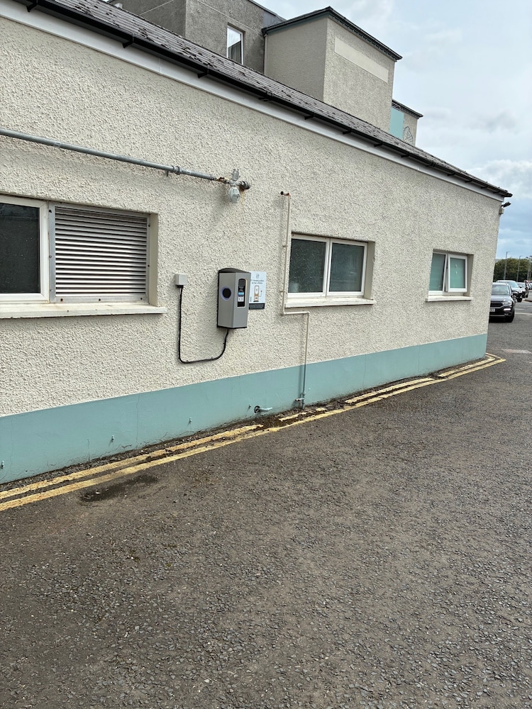 The Marine Hotel 3/54