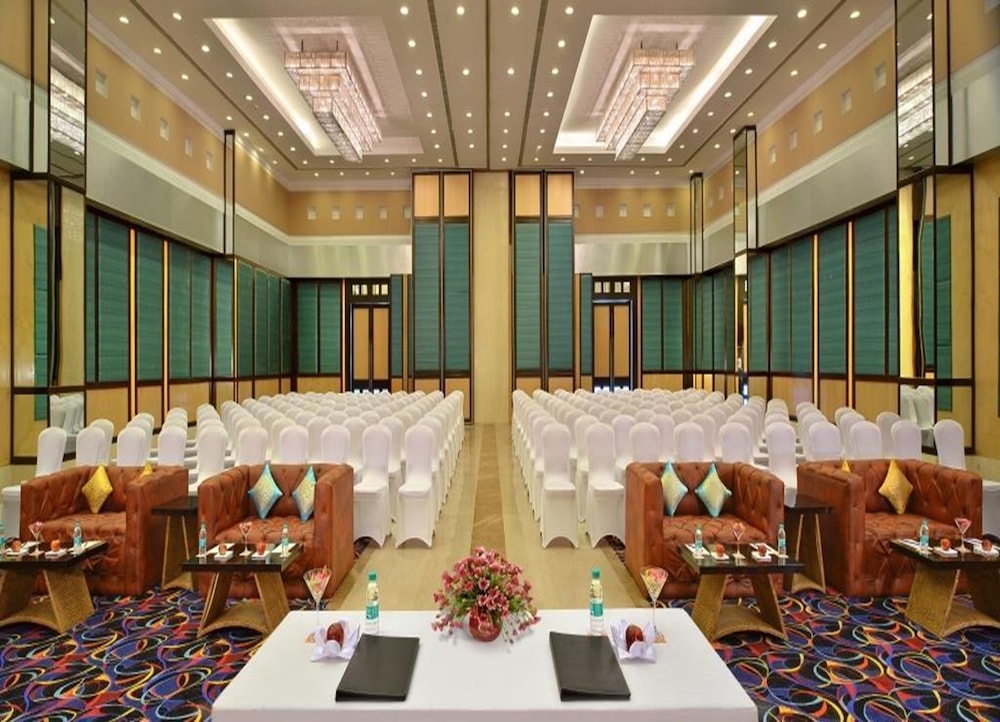 Red Fox Hotel Bhiwadi 18/35